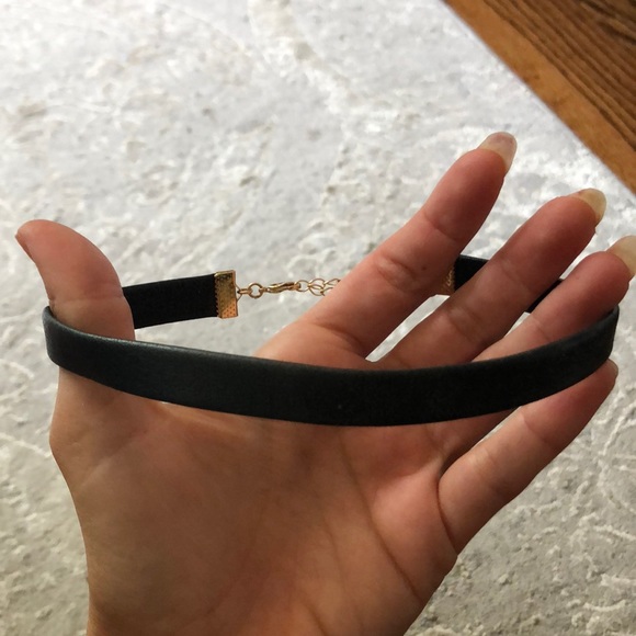 Choker necklaces - Picture 2 of 2